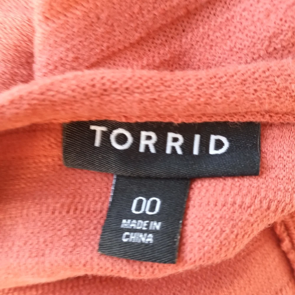Torrid 00 (M-L) Red Terracotts Rib Button Midi Top